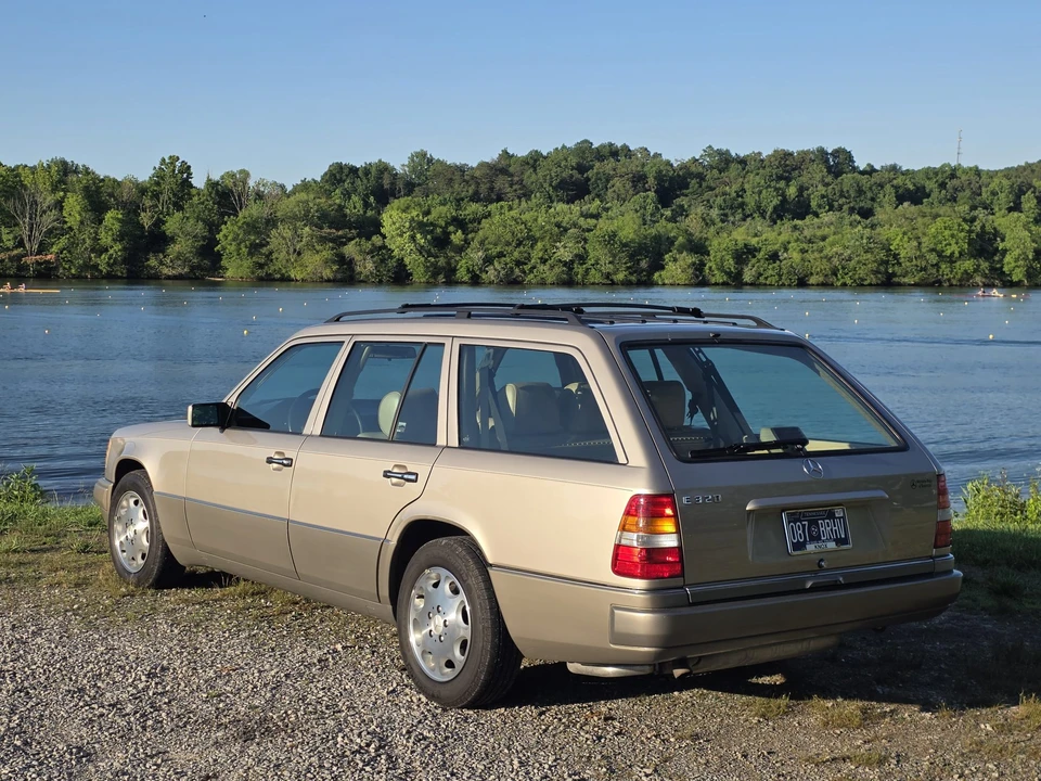 1995 Mercedes-Benz W124 E-Class - Image 8 of 31