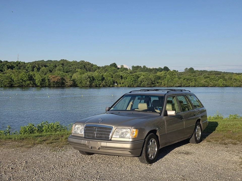 1995 Mercedes-Benz W124 E-Class - Image 3 of 31