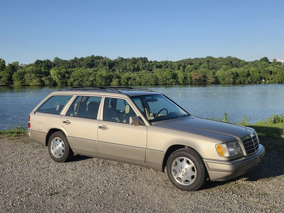 1995 Mercedes-Benz W124 E-Class - Image 13 of 31