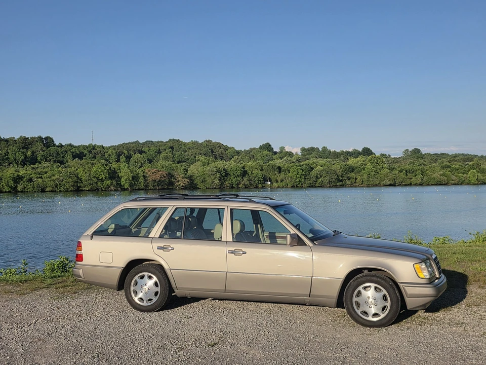 1995 Mercedes-Benz W124 E-Class - Image 11 of 31