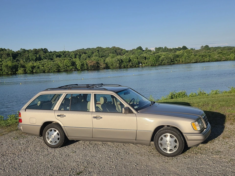 1995 Mercedes-Benz W124 E-Class - Image 12 of 31