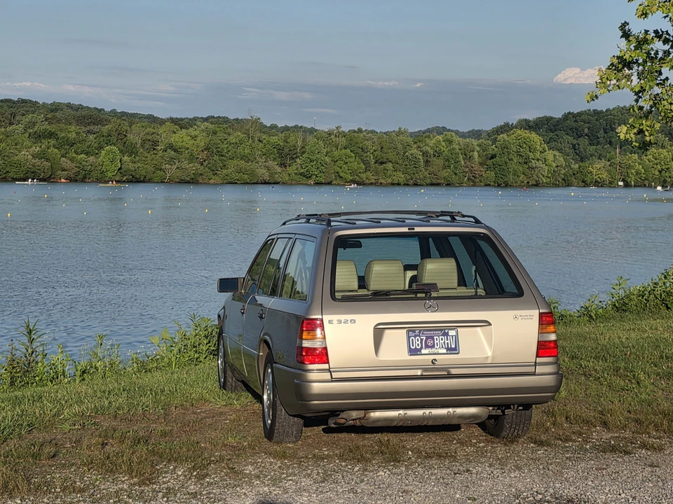 1995 Mercedes-Benz W124 E-Class - Image 9 of 31