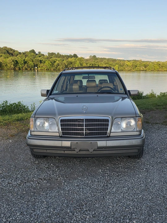 1995 Mercedes-Benz W124 E-Class - Image 17 of 31