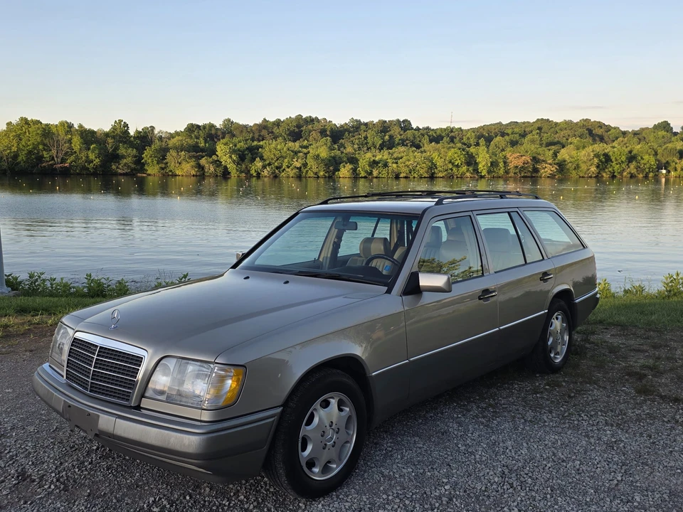 1995 Mercedes-Benz W124 E-Class - Image 4 of 31