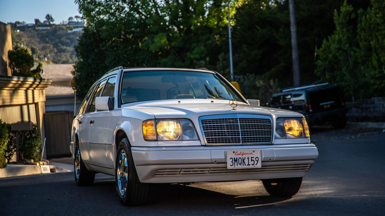 1995 Mercedes-Benz W124 E-Class - Image 9 of 31