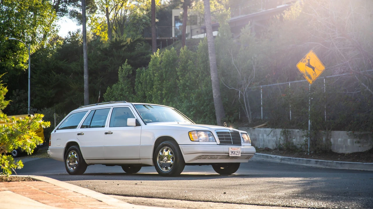 1995 Mercedes-Benz W124 E-Class - Image 11 of 31