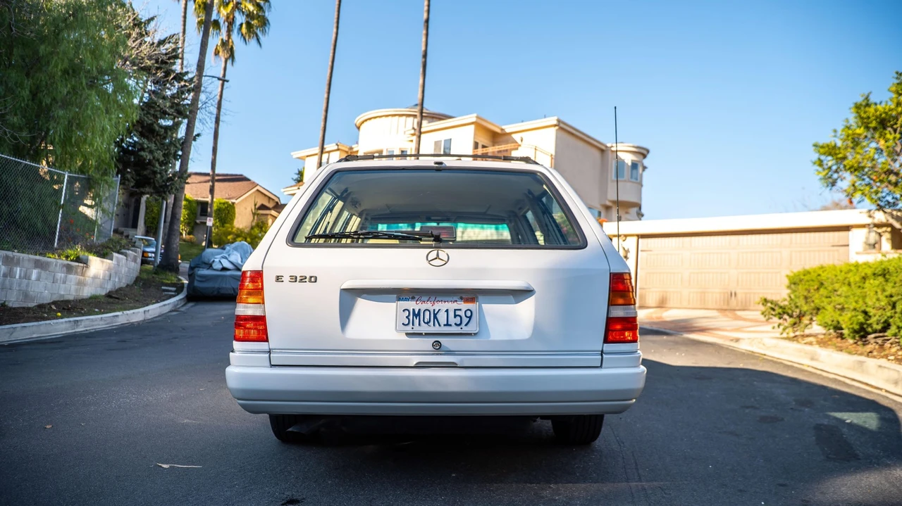 1995 Mercedes-Benz W124 E-Class - Image 19 of 31