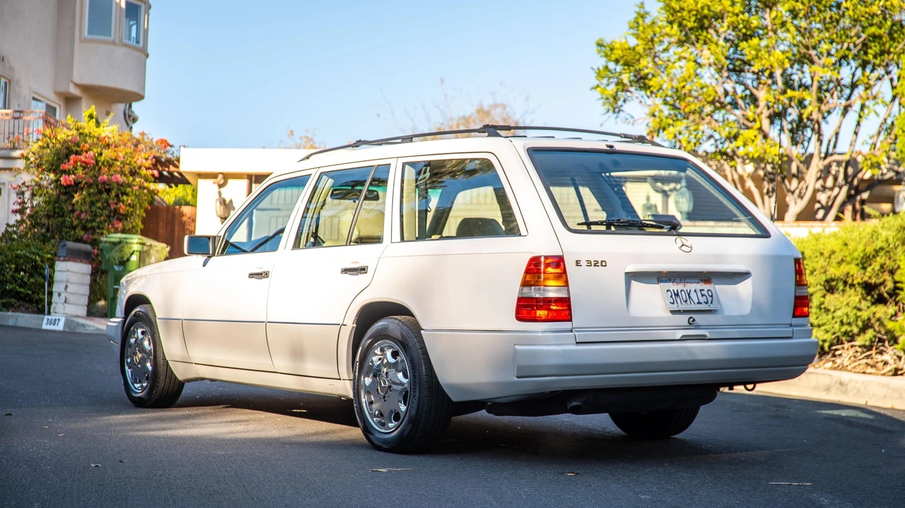 1995 Mercedes-Benz W124 E-Class - Image 23 of 31