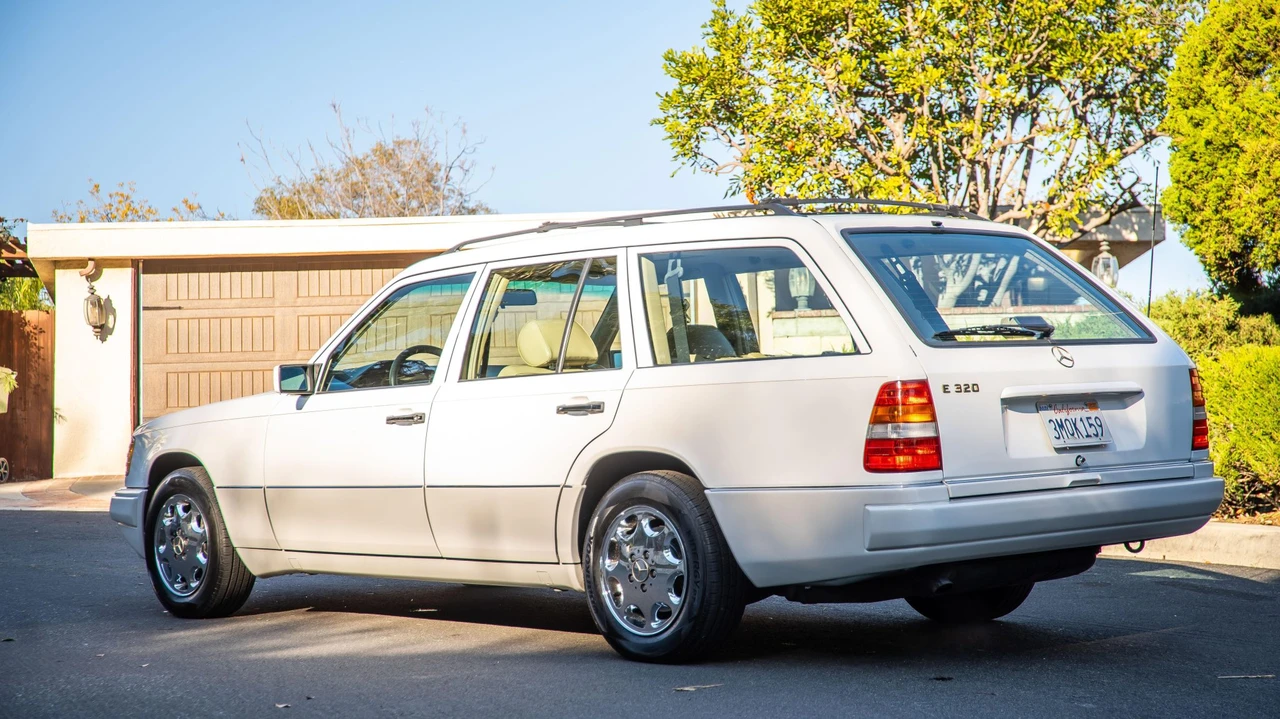 1995 Mercedes-Benz W124 E-Class - Image 24 of 31