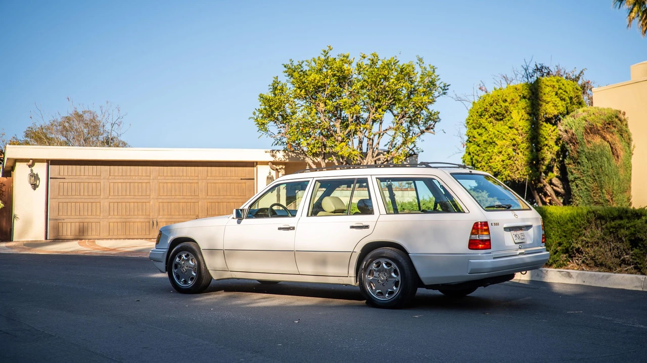 1995 Mercedes-Benz W124 E-Class - Image 25 of 31