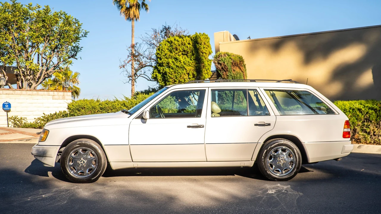 1995 Mercedes-Benz W124 E-Class - Image 26 of 31