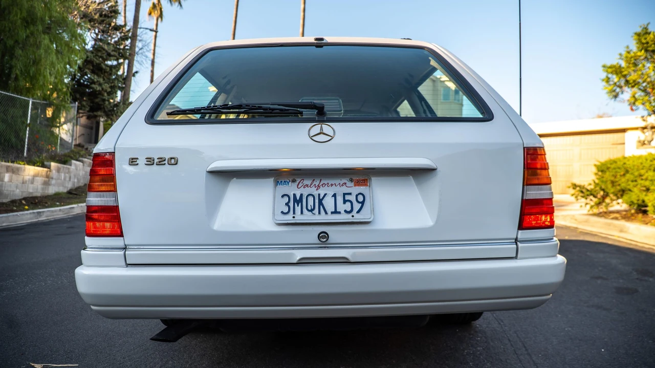 1995 Mercedes-Benz W124 E-Class - Image 20 of 31