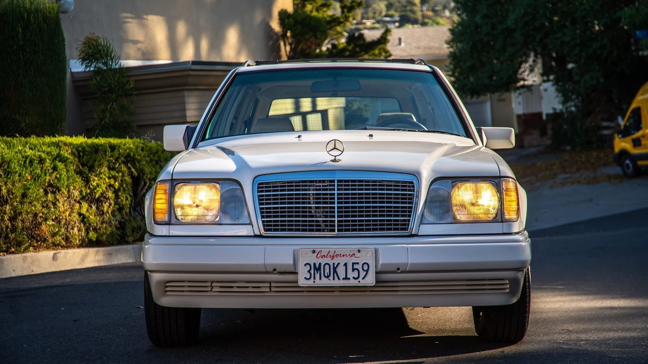 1995 Mercedes-Benz W124 E-Class - Image 8 of 31