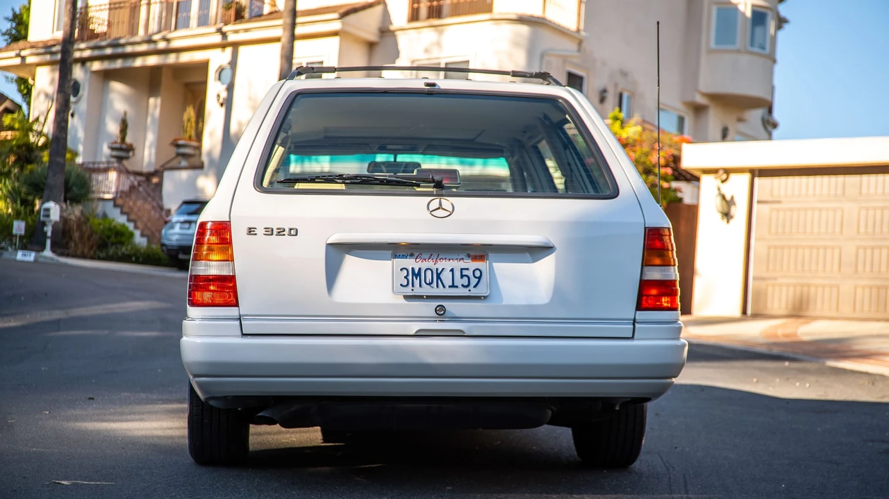 1995 Mercedes-Benz W124 E-Class - Image 22 of 31