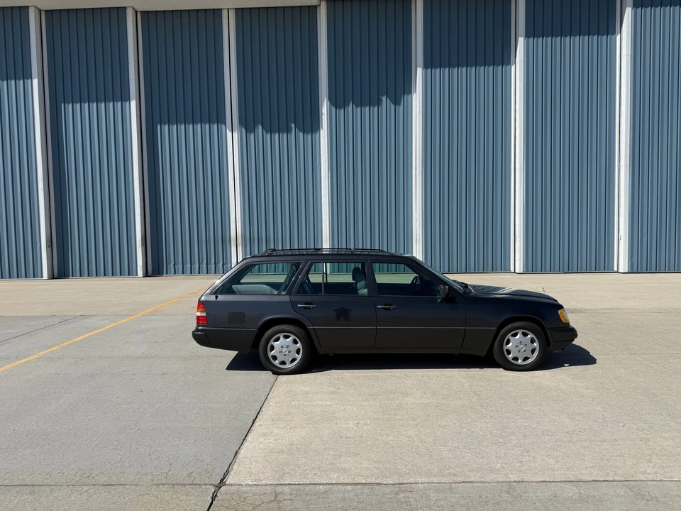 1995 Mercedes-Benz W124 E-Class - Image 24 of 31