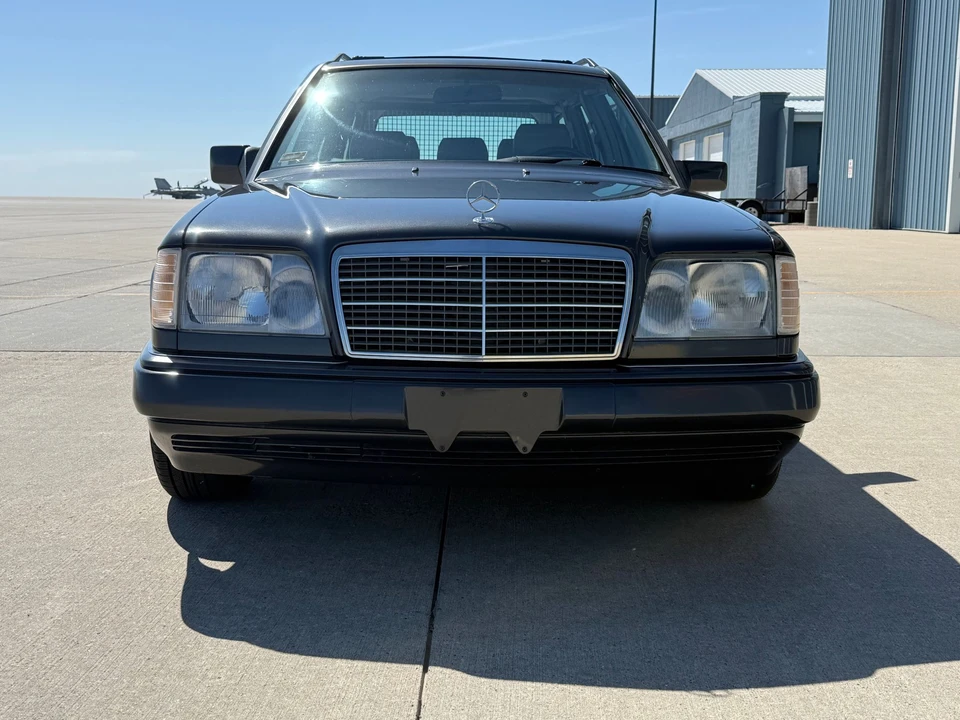 1995 Mercedes-Benz W124 E-Class - Image 14 of 31