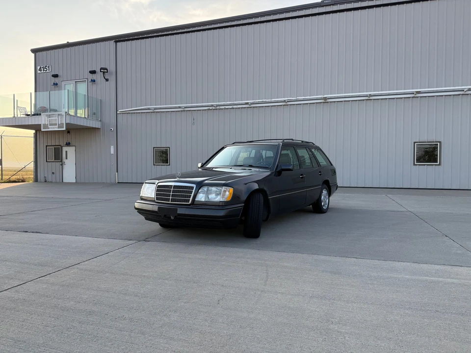 1995 Mercedes-Benz W124 E-Class - Image 10 of 31