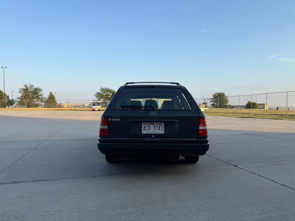 1995 Mercedes-Benz W124 E-Class - Image 29 of 31