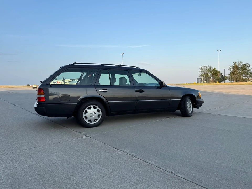 1995 Mercedes-Benz W124 E-Class - Image 27 of 31