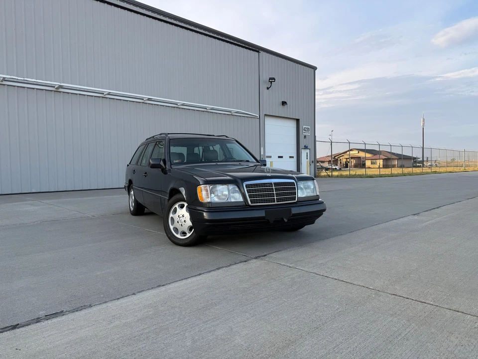1995 Mercedes-Benz W124 E-Class - Image 17 of 31