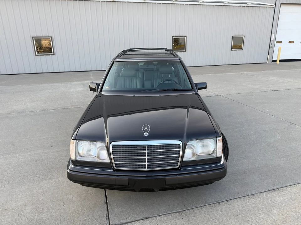 1995 Mercedes-Benz W124 E-Class - Image 12 of 31