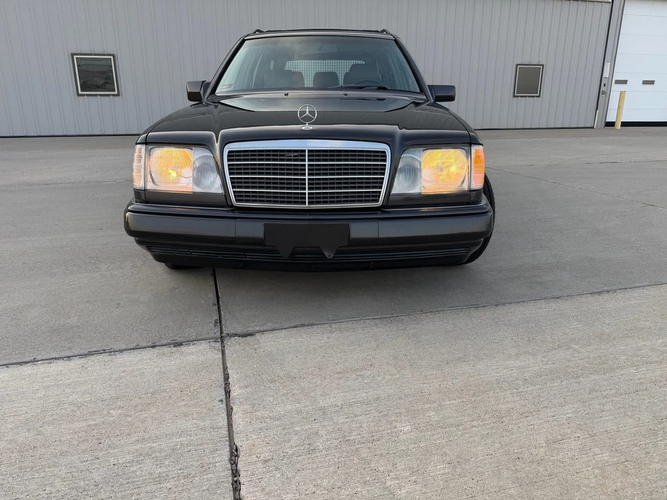 1995 Mercedes-Benz W124 E-Class - Image 15 of 31