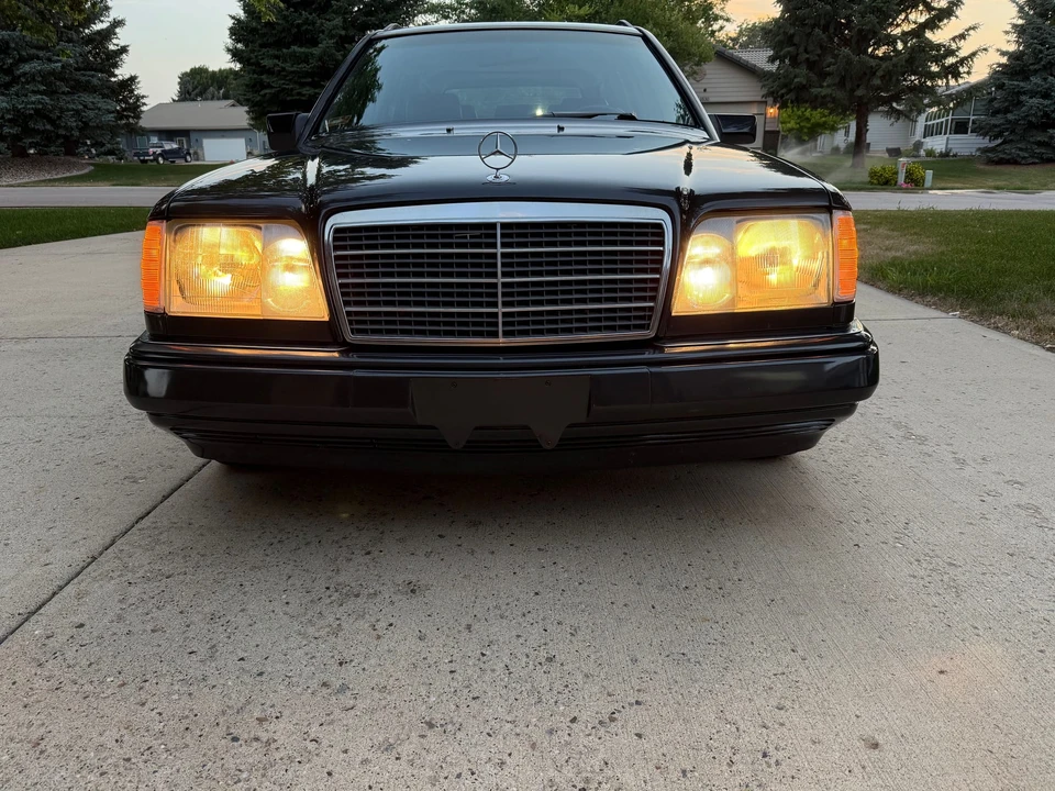 1995 Mercedes-Benz W124 E-Class - Image 16 of 31