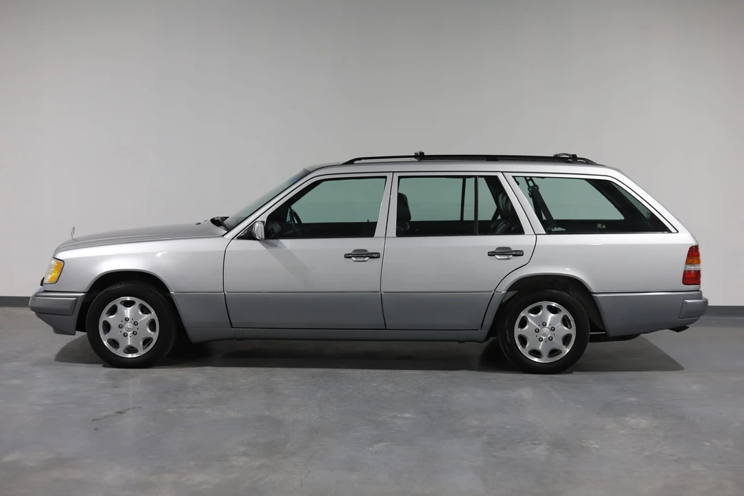 1995 Mercedes-Benz W124 E-Class - Image 3 of 31