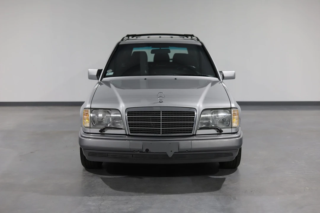1995 Mercedes-Benz W124 E-Class - Image 13 of 31