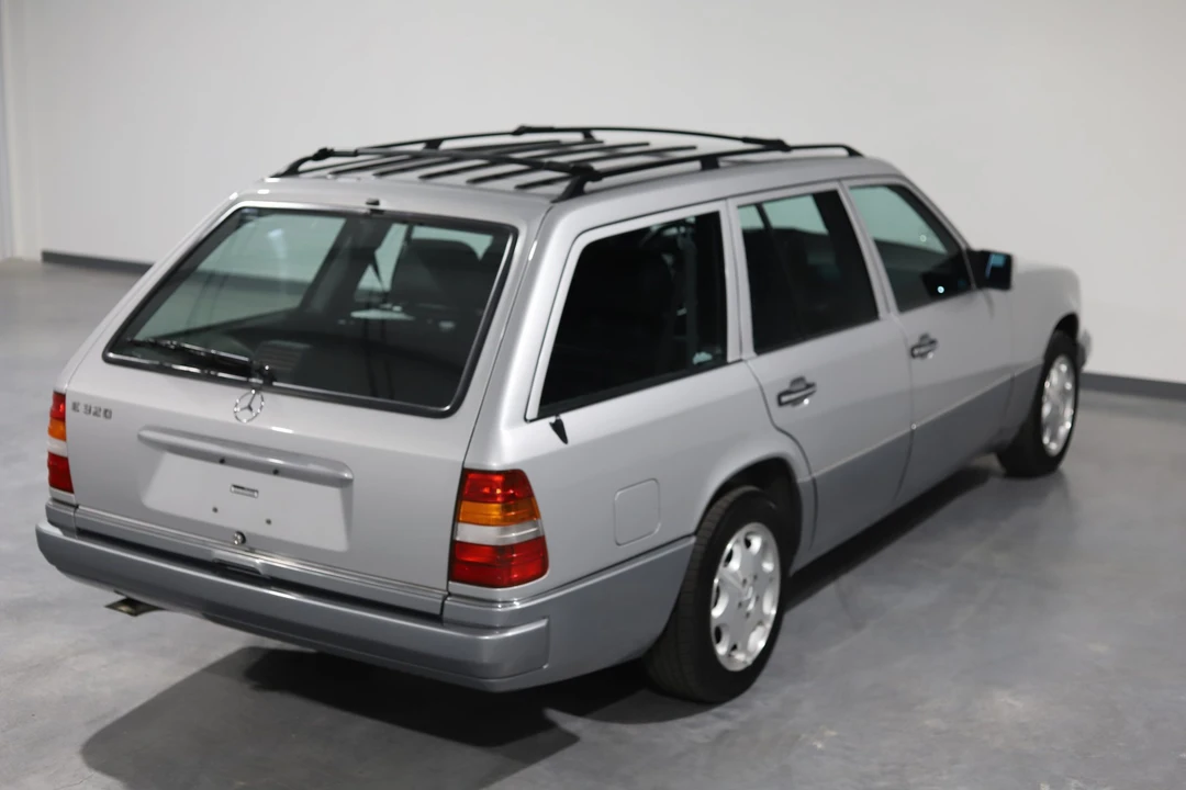 1995 Mercedes-Benz W124 E-Class - Image 29 of 31
