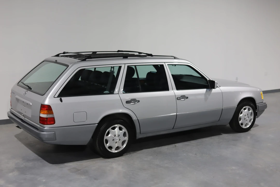 1995 Mercedes-Benz W124 E-Class - Image 26 of 31