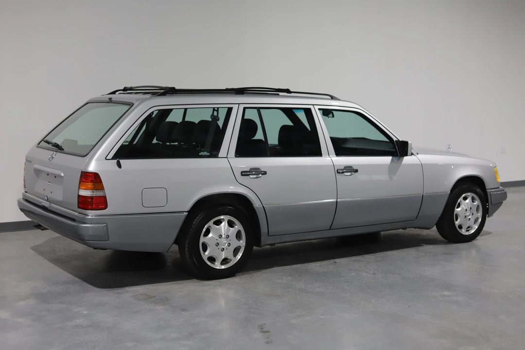 1995 Mercedes-Benz W124 E-Class - Image 25 of 31