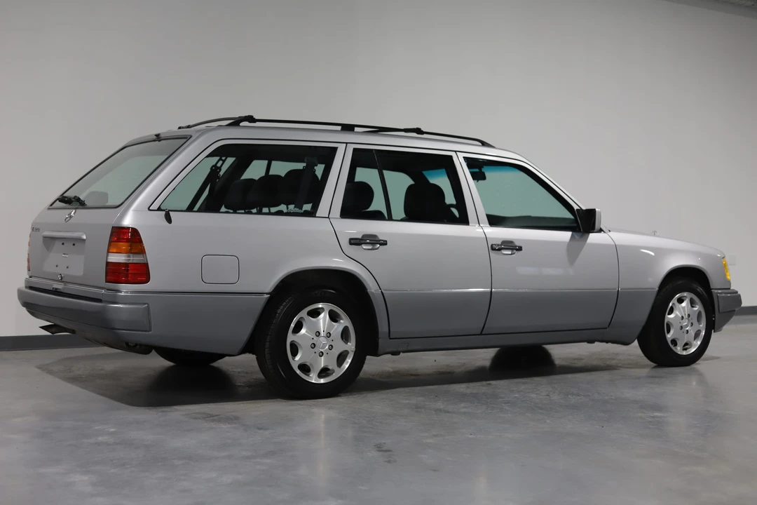 1995 Mercedes-Benz W124 E-Class - Image 24 of 31