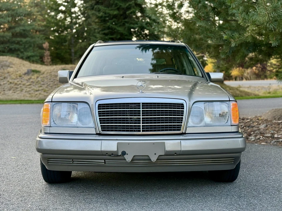 1995 Mercedes-Benz W124 E-Class - Image 3 of 31