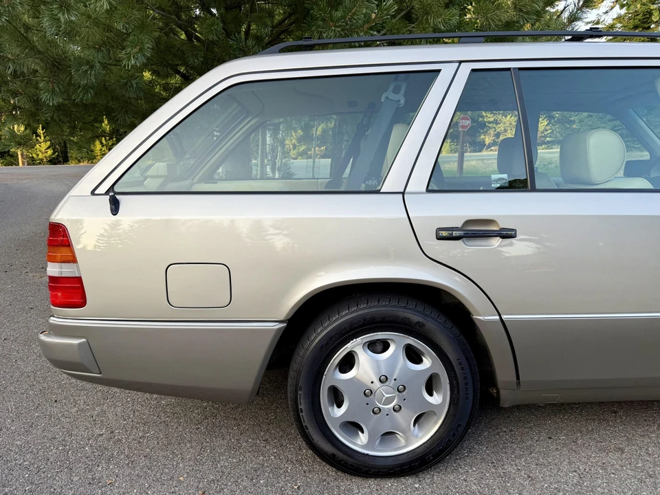 1995 Mercedes-Benz W124 E-Class - Image 30 of 31