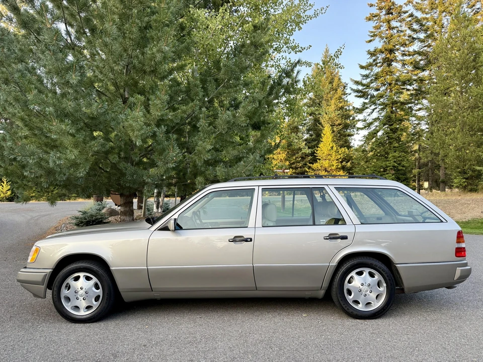 1995 Mercedes-Benz W124 E-Class - Image 12 of 31