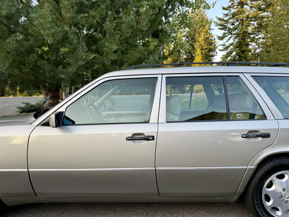 1995 Mercedes-Benz W124 E-Class - Image 28 of 31