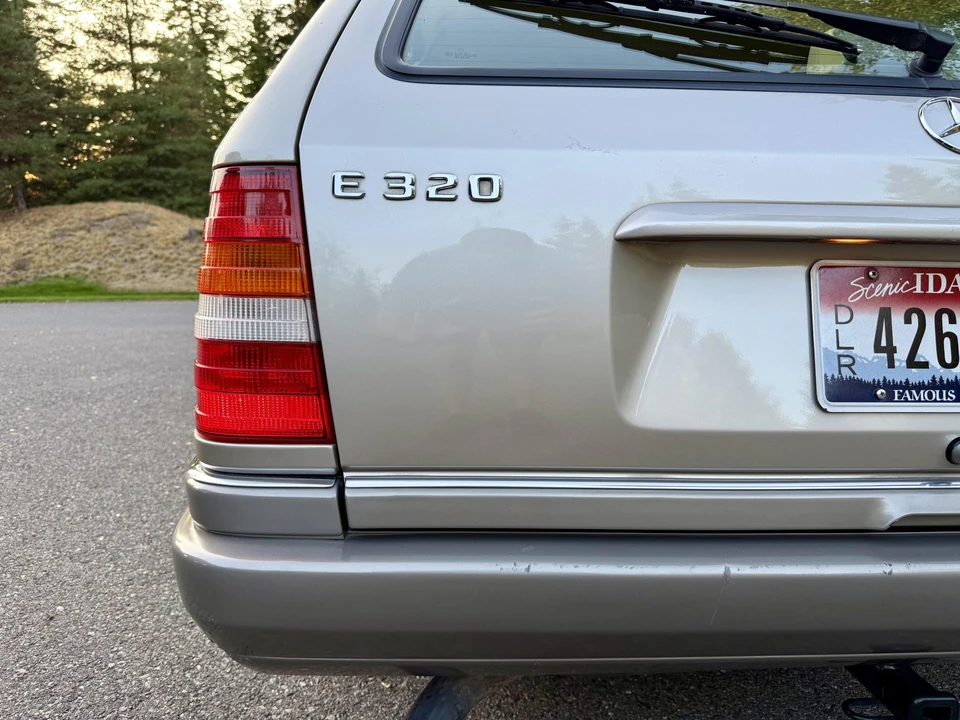 1995 Mercedes-Benz W124 E-Class - Image 22 of 31