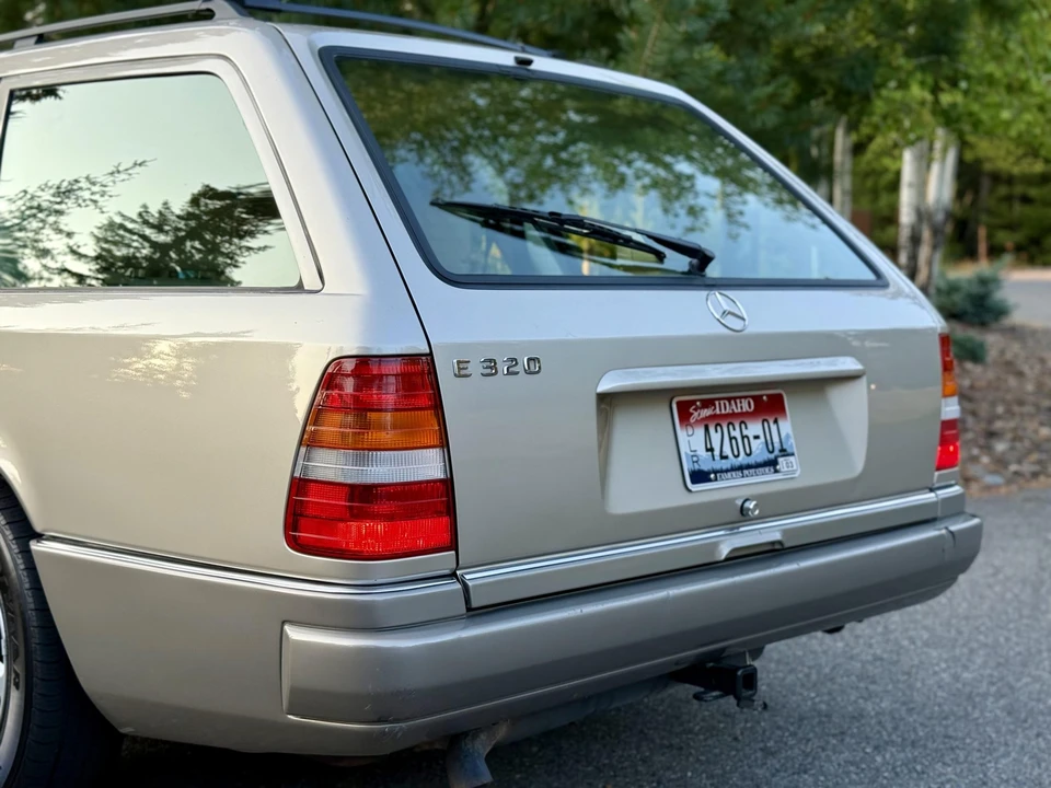 1995 Mercedes-Benz W124 E-Class - Image 25 of 31
