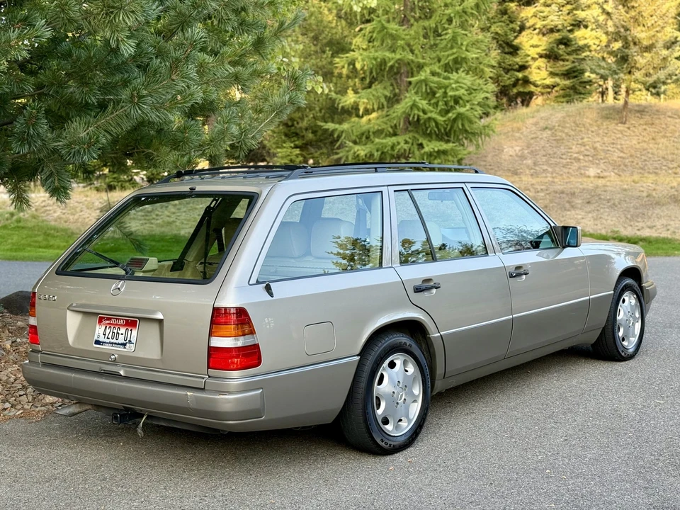 1995 Mercedes-Benz W124 E-Class - Image 8 of 31