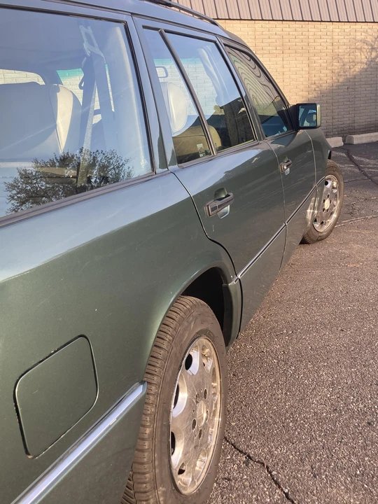 1995 Mercedes-Benz W124 E-Class - Image 30 of 31
