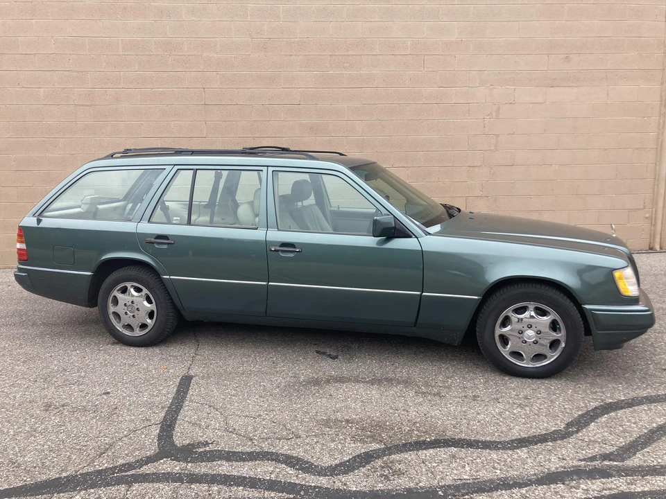 1995 Mercedes-Benz W124 E-Class - Image 12 of 31