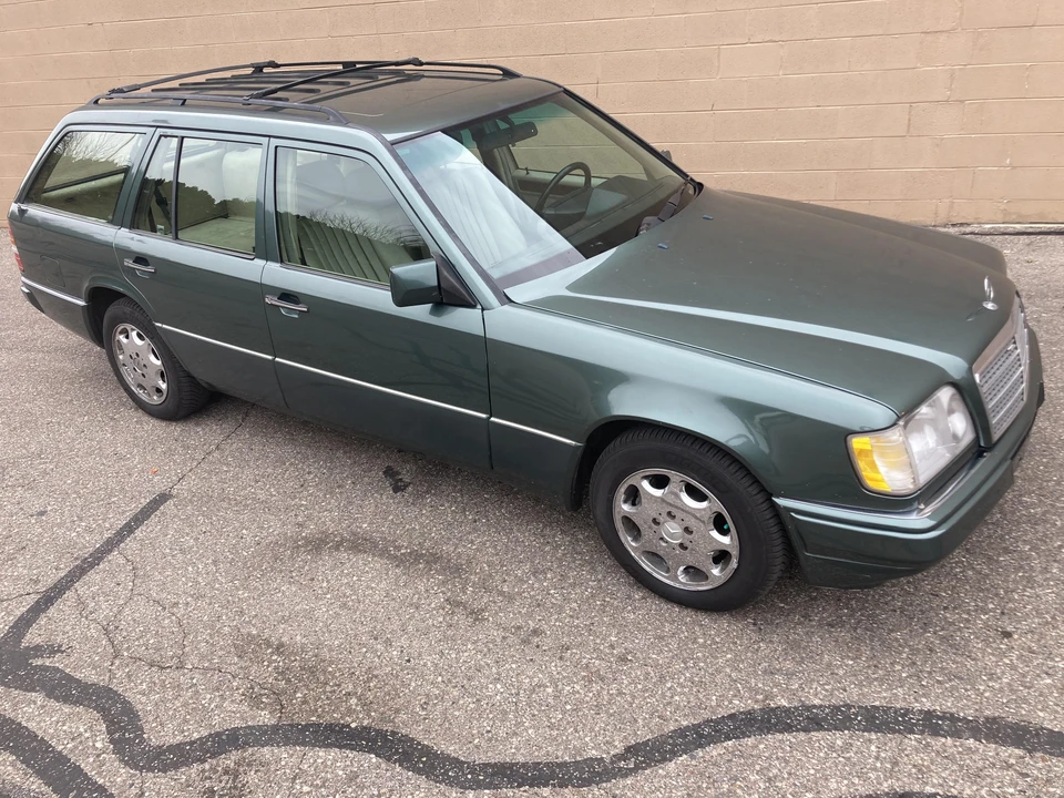 1995 Mercedes-Benz W124 E-Class - Image 14 of 31