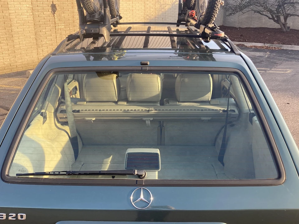1995 Mercedes-Benz W124 E-Class - Image 26 of 31