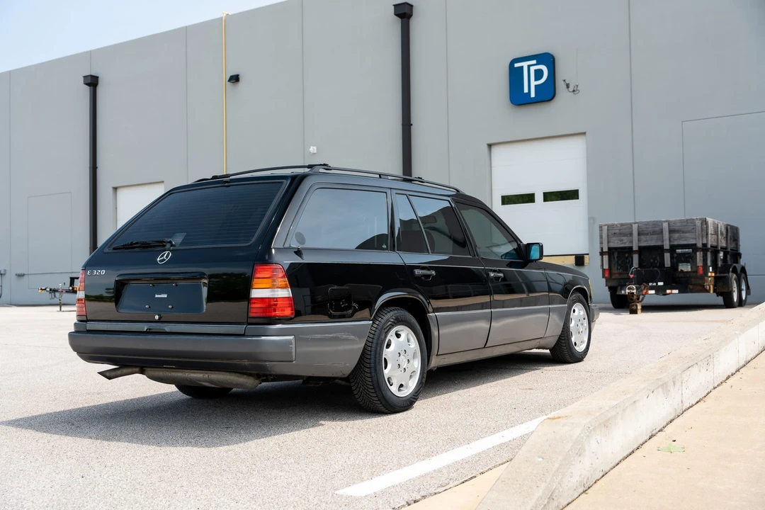 1995 Mercedes-Benz W124 E-Class - Image 14 of 31