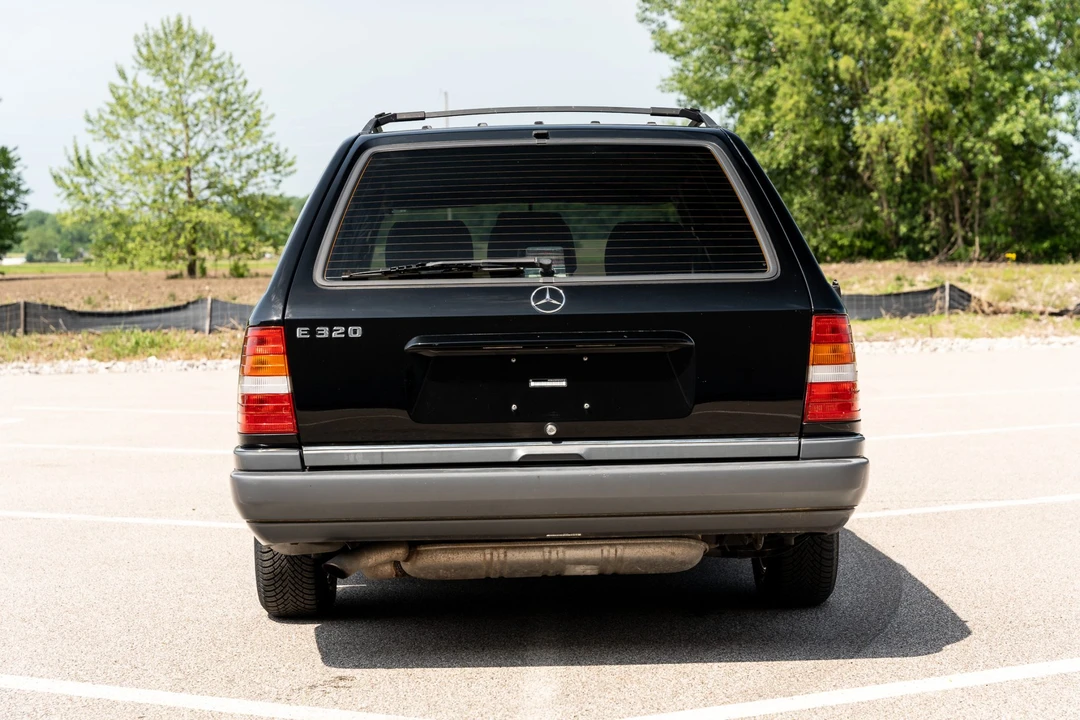 1995 Mercedes-Benz W124 E-Class - Image 10 of 31