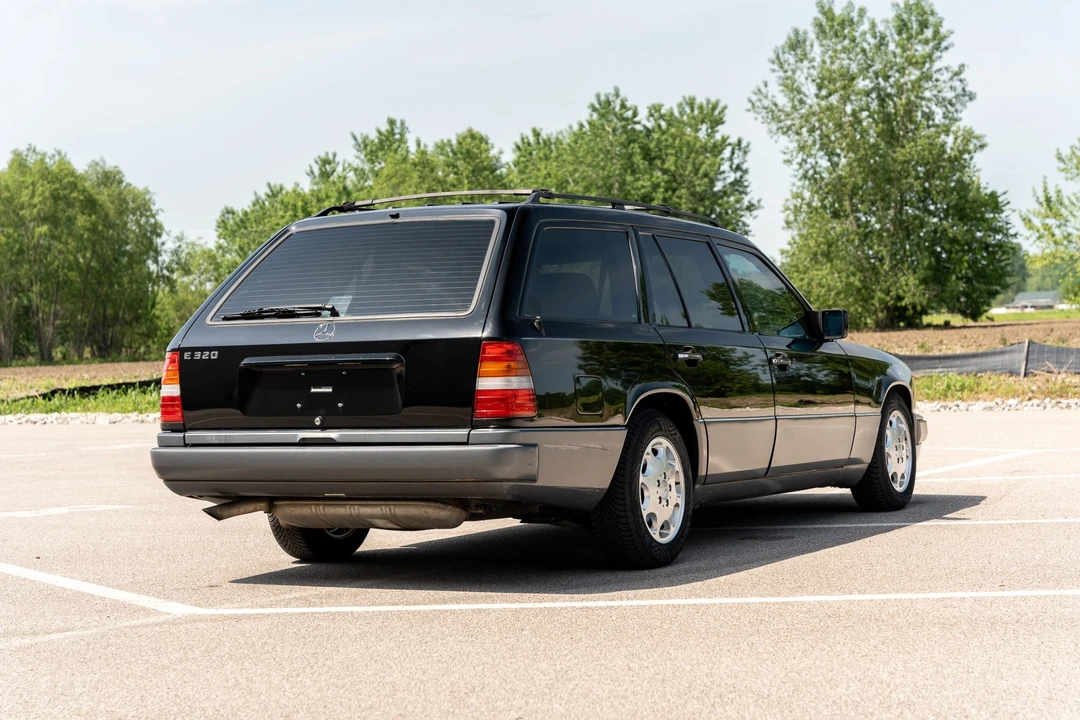 1995 Mercedes-Benz W124 E-Class - Image 12 of 31