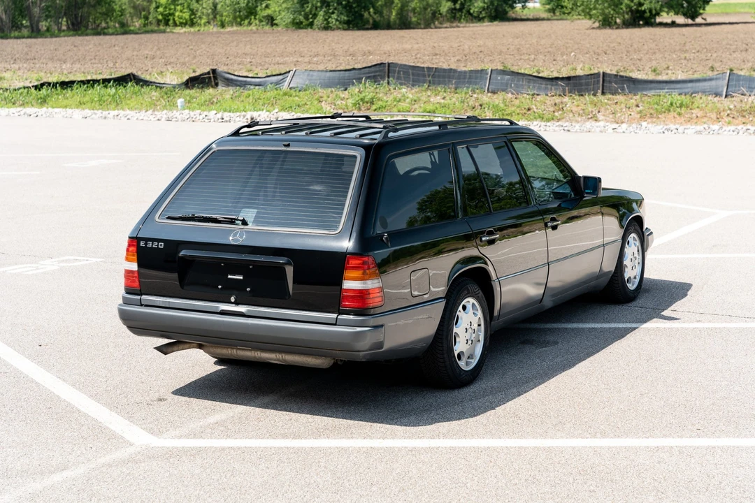 1995 Mercedes-Benz W124 E-Class - Image 11 of 31