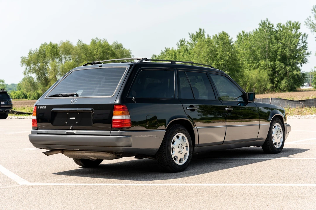 1995 Mercedes-Benz W124 E-Class - Image 13 of 31