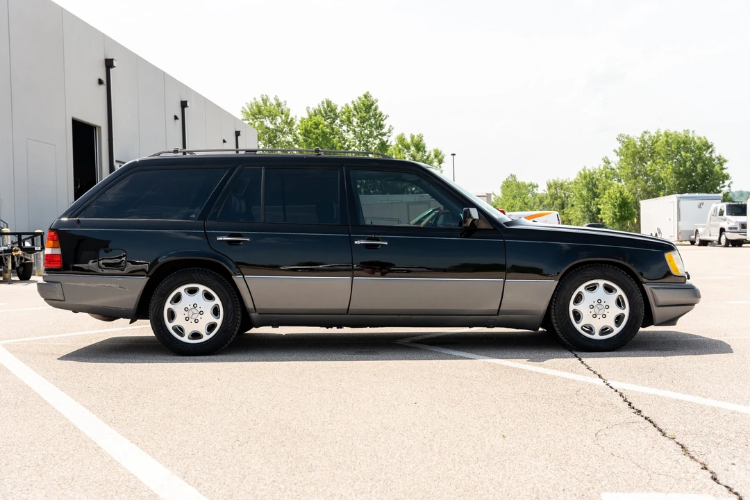 1995 Mercedes-Benz W124 E-Class - Image 15 of 31